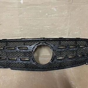Mercedes-Benz GLA-Class (X156) Front Grille Facelift 2017–2020 (Part No. A1568880400) Mercedes-Benz GLA-Class (X156) Front Grille Facelift 2017–2020 (Part No. A1568880400)