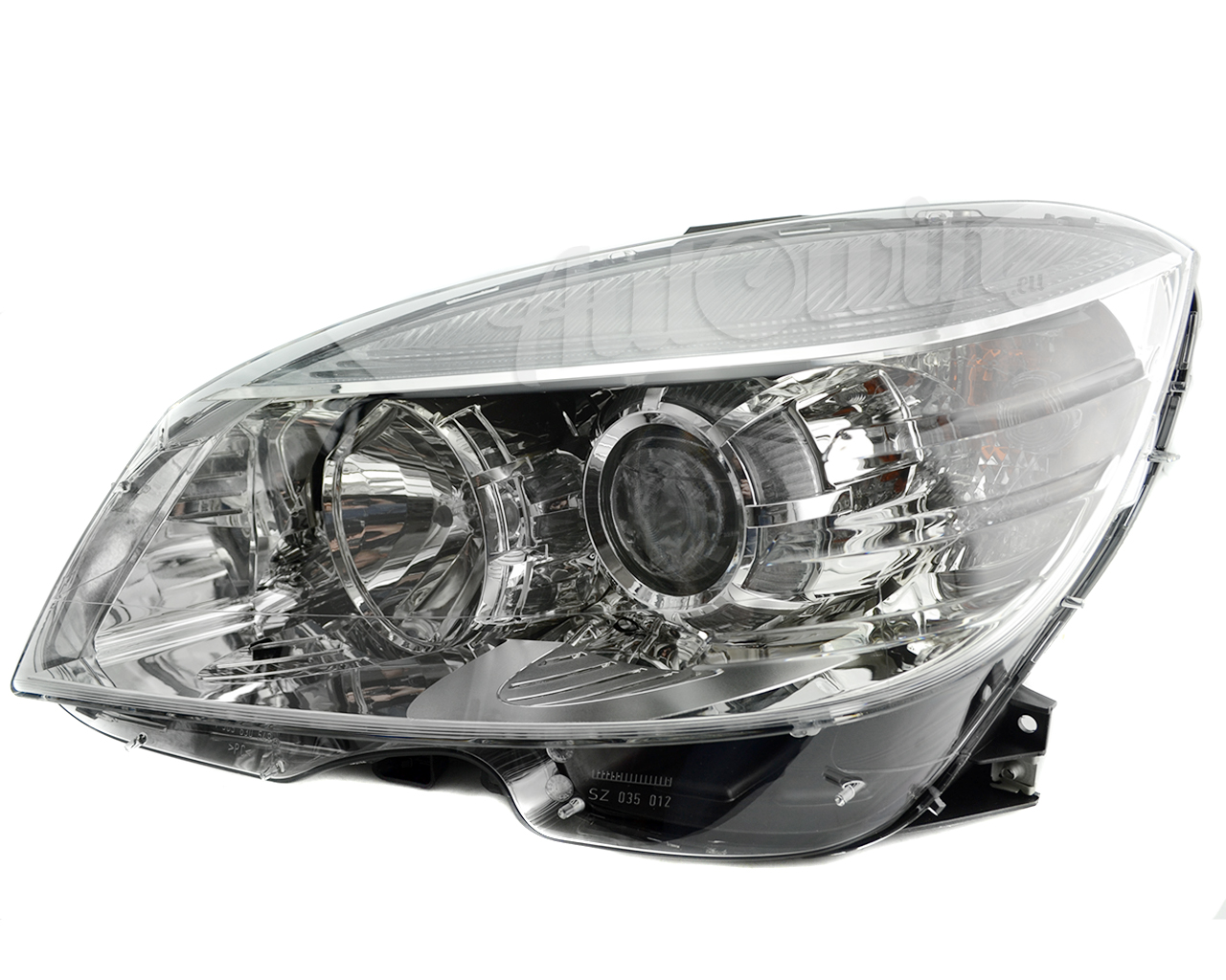 Mercedes-Benz C-Class Halogen Headlamp (Left) – A2048208461– W204 2007–2011 Pre-Facelift
