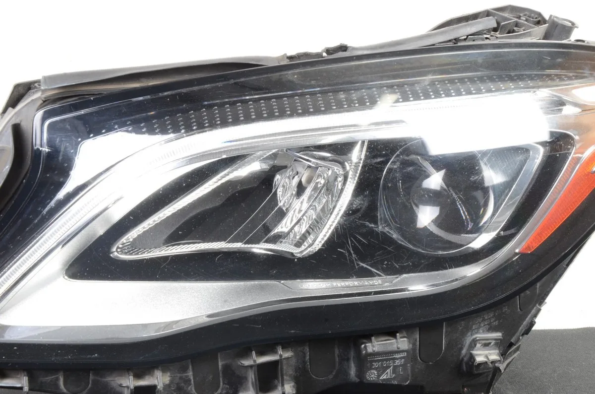 Mercedes-Benz GLA-Class Facelift LED Headlamp – A1569067300 – Left Side Mercedes-Benz GLA-Class Facelift LED Headlamp – A1569067300 – Left Side