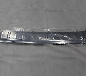 Mercedes‑Benz W166 Rear Bumper Chrome Upper Trim – OEM A1668852174 Mercedes‑Benz W166 Rear Bumper Chrome Upper Trim – OEM A1668852174
