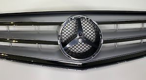 Mercedes-Benz Front Grille – A2048800023 – W204 Sedan & Coupe Pre-Facelift 2007–2011