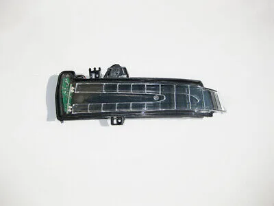 Mercedes-Benz Side Mirror Indicator Lamp – A2129067401 – W212 Facelift 2011–2014
